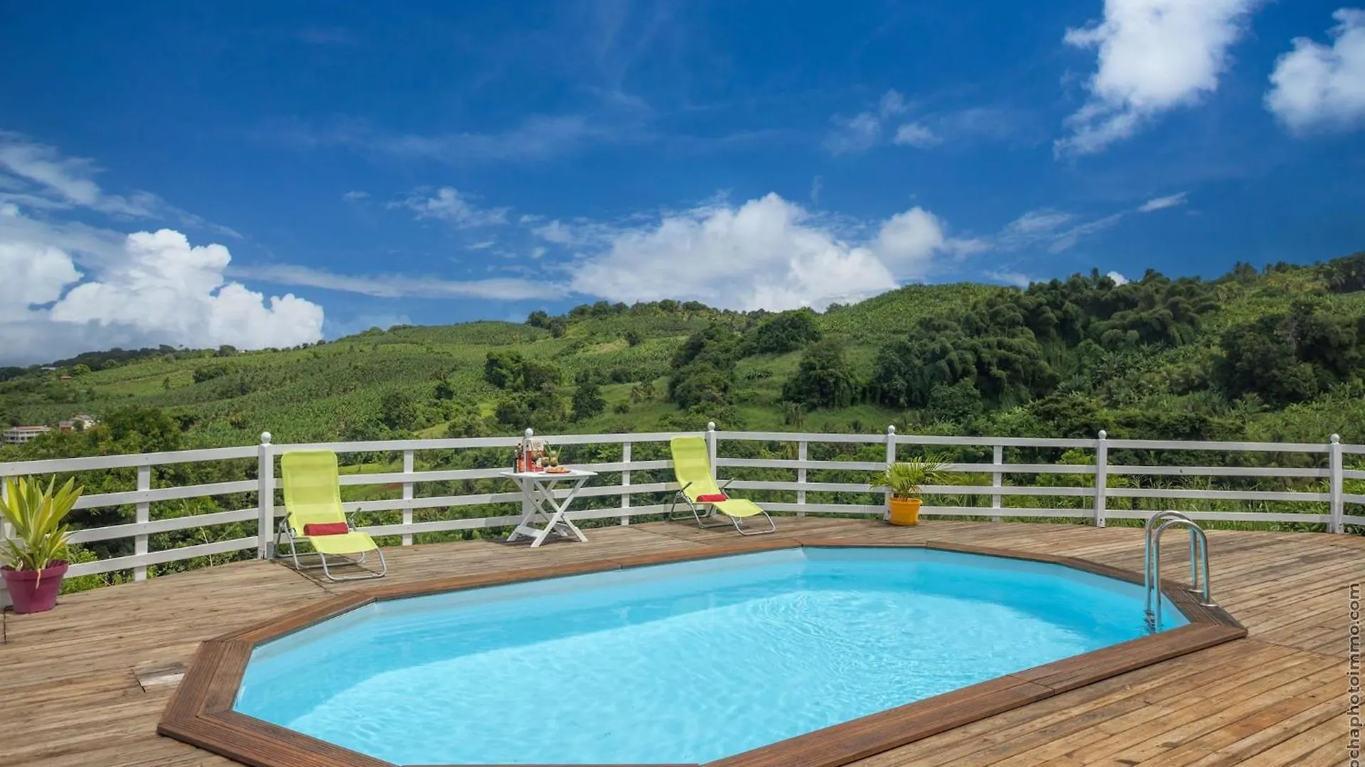 Hébergement de vacances Bungalow Avec Piscine Au Coeur De La Campagne Vert Sainte-Marie