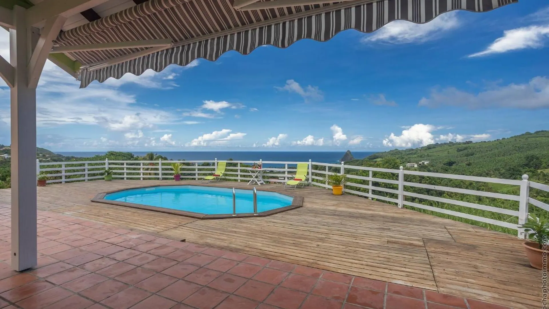 Bungalow Avec Piscine Au Coeur De La Campagne Vert Sainte-Marie